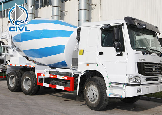 Sinotrukシュタイアーのディーゼル トラックミキサは375hp 130hpの具体的な混合のトラックをトラックで運びます